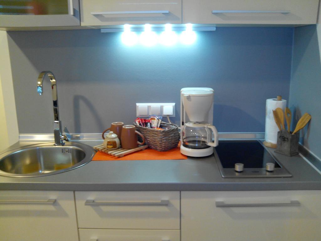 Dea'S Studio Apartment Sarajevo Luaran gambar