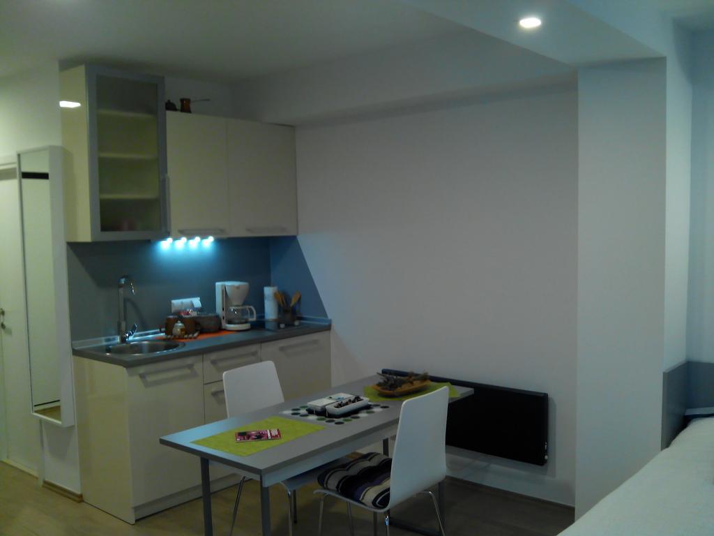 Dea'S Studio Apartment Sarajevo Luaran gambar