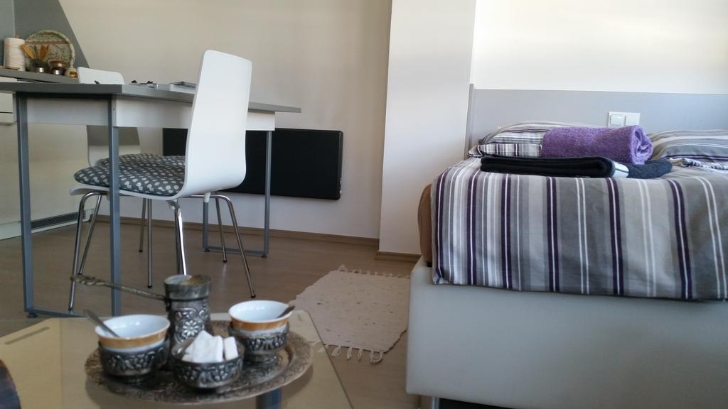 Dea'S Studio Apartment Sarajevo Luaran gambar